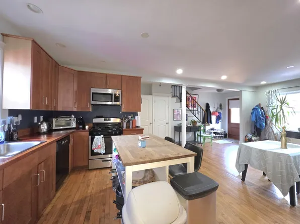 5 Gore Street Pl, Cambridge, MA 02141