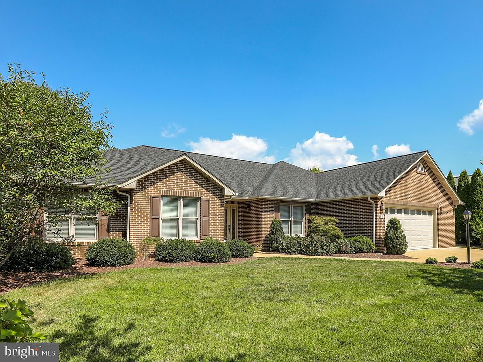 1st image of 818 Mahone Dr