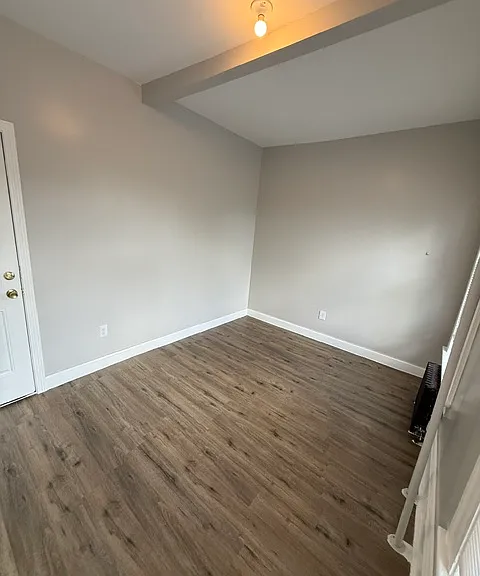 976 Iranistan Ave #5 — Photo 4