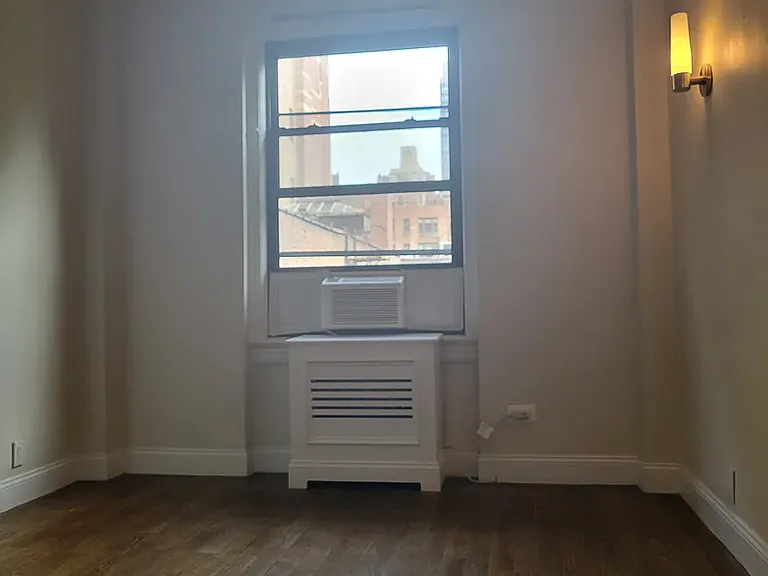 115 E 82nd St #6D — Photo 2