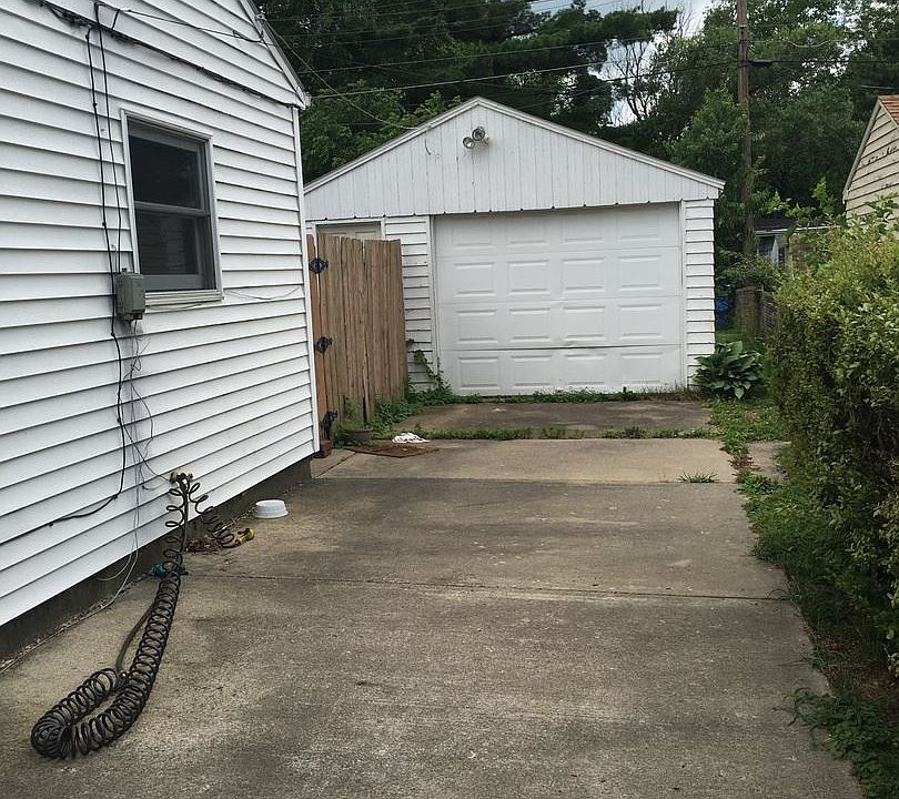 2nd image of 2504 Edgelea Dr