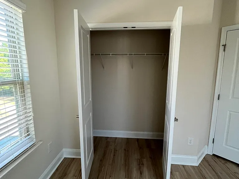 2128 Whitesmith Dr — Photo 24
