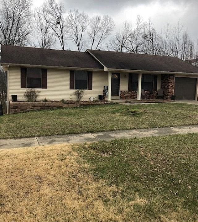 1st image of 983 Hillcrest Dr