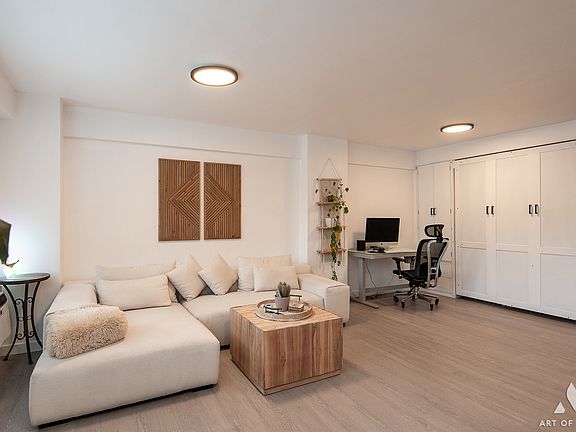 4th image of 2909 N Sheridan Rd APT 407