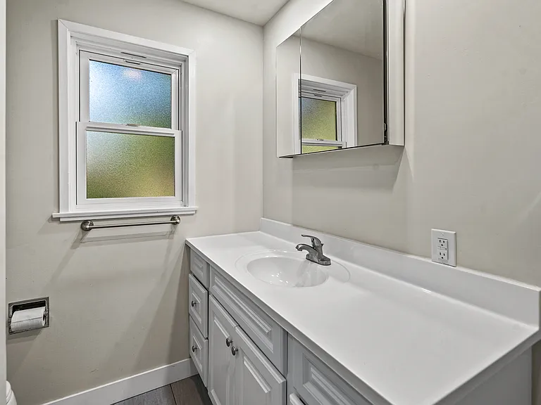 1087 Lariat Ln — Photo 16