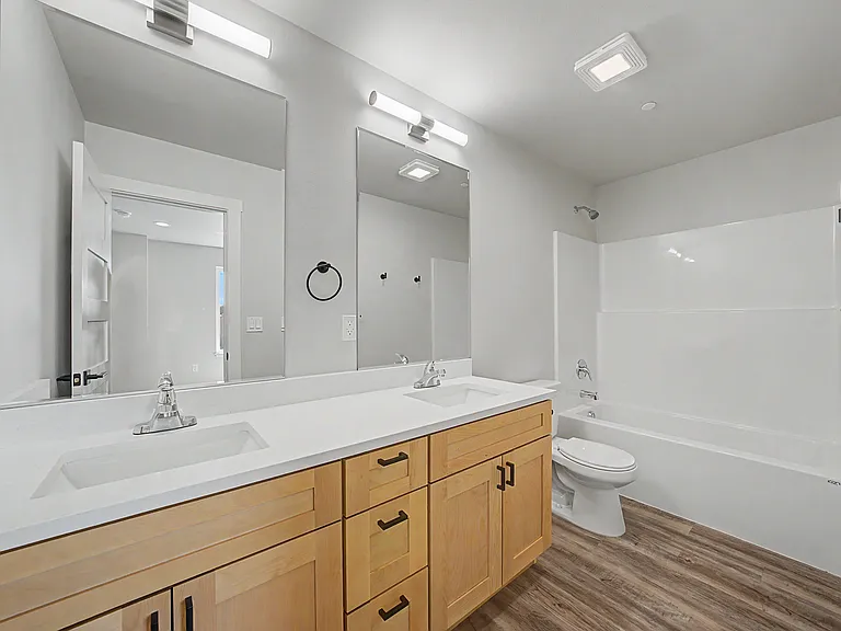 1311 NE 2nd Ave #1-5 — Photo 8