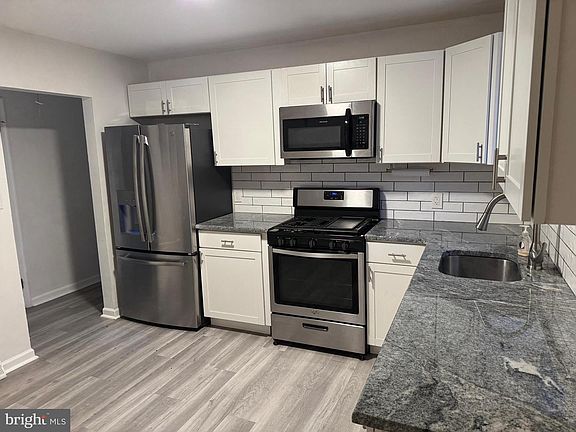 2nd image of 729 W 11th St