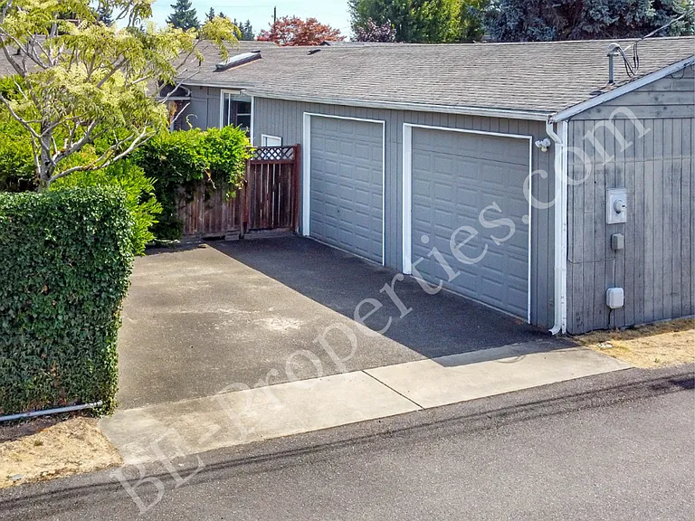 1840 N Shirley St — Photo 36