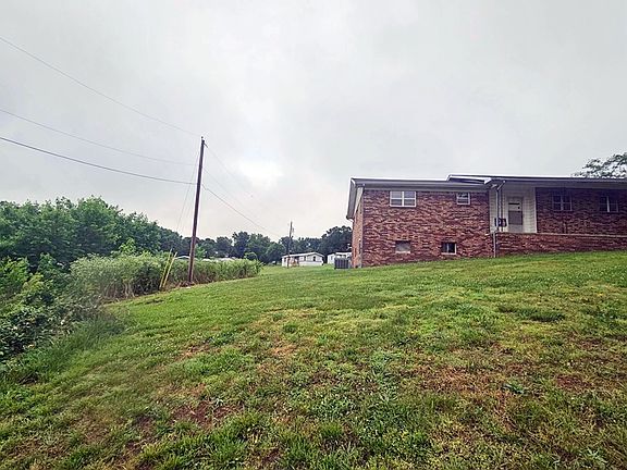 4th image of 466 Tennyson Loop