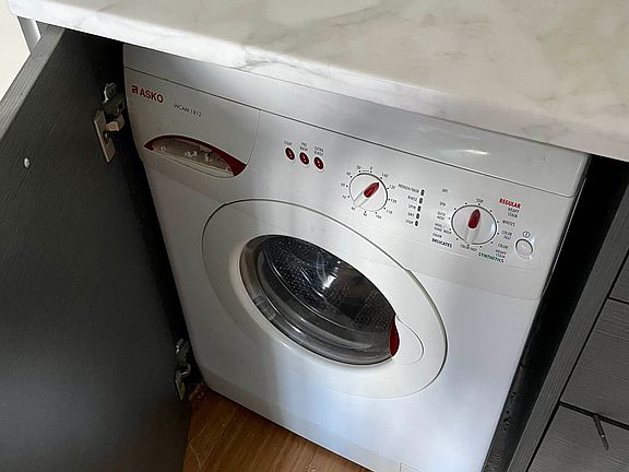 3rd image of 505 W 47th St