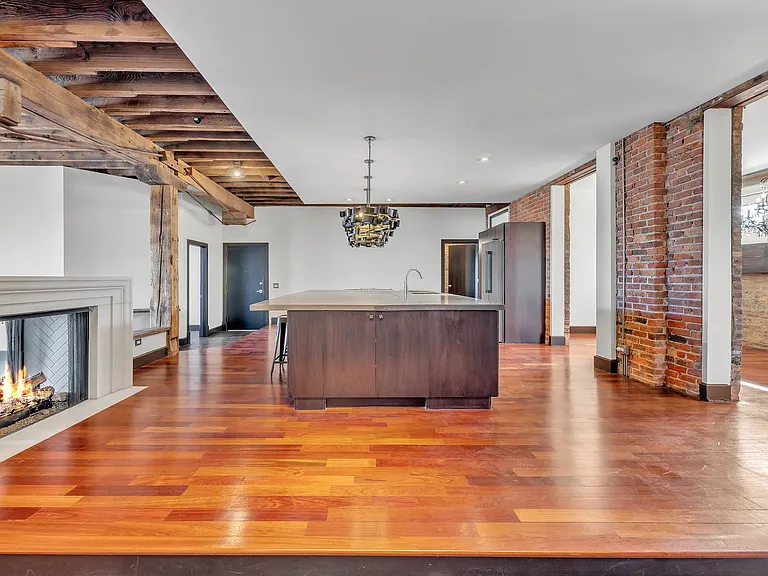 2419 W 14th St #2 — Photo 7