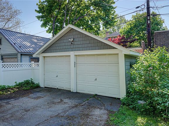 5th image of 268 Dartmouth St