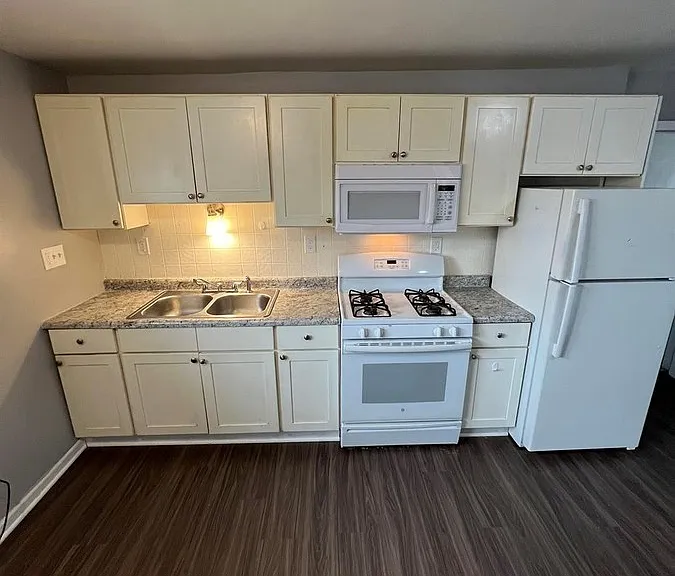 6339 Middlebelt Rd #7 — Photo 4