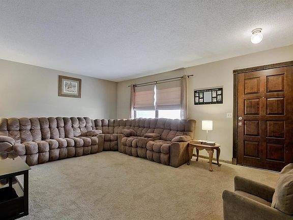 4th image of 108 S Cedarwood Dr