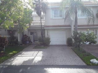 9948 NW 43rd Ter, Doral, FL 33178