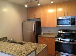 944 W Grace St, Chicago, IL 60613