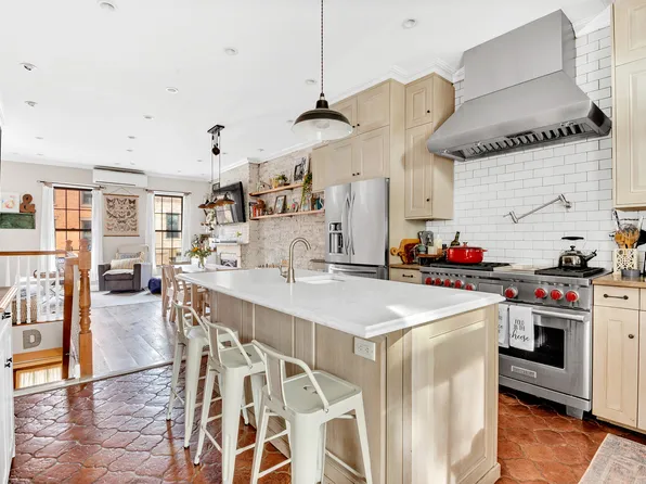 10 Carroll Street image 5 of 21