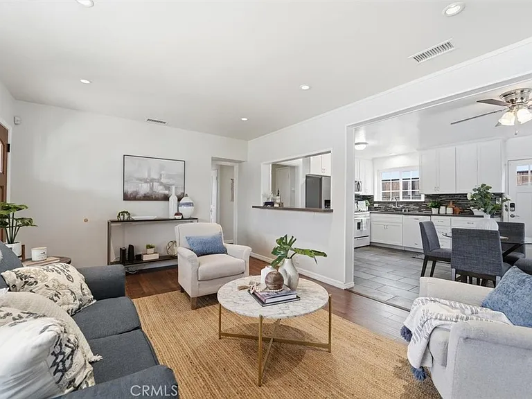 11937 S La Cienega Blvd — Photo 3