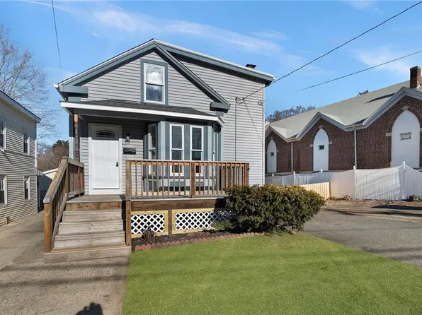 76 Main St, Blackstone, MA 01504