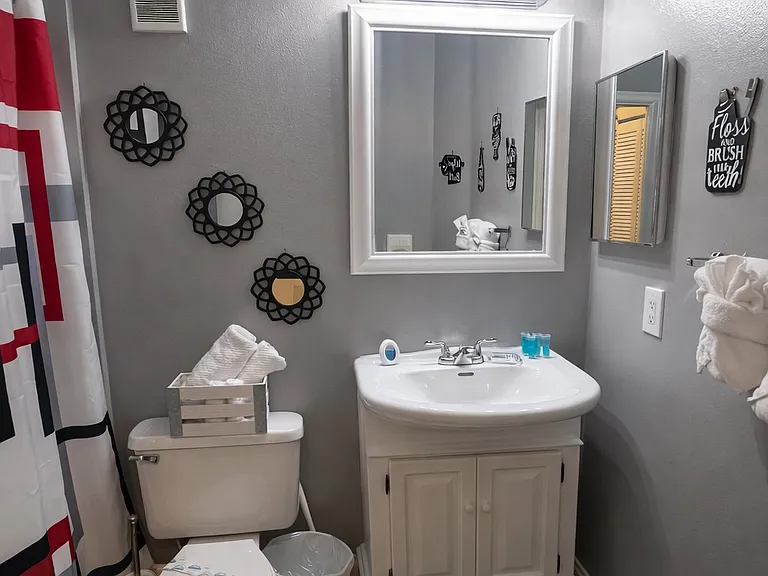 8825 Coral Palms Ct #B — Photo 4
