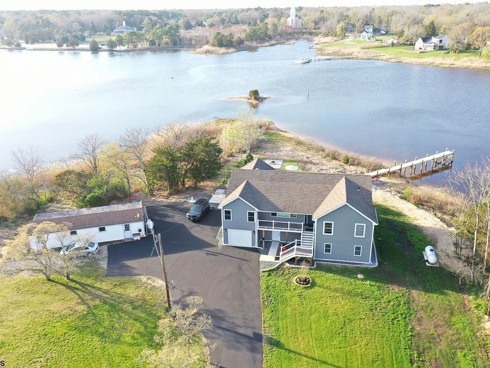 1st image of 68 Riverside Dr