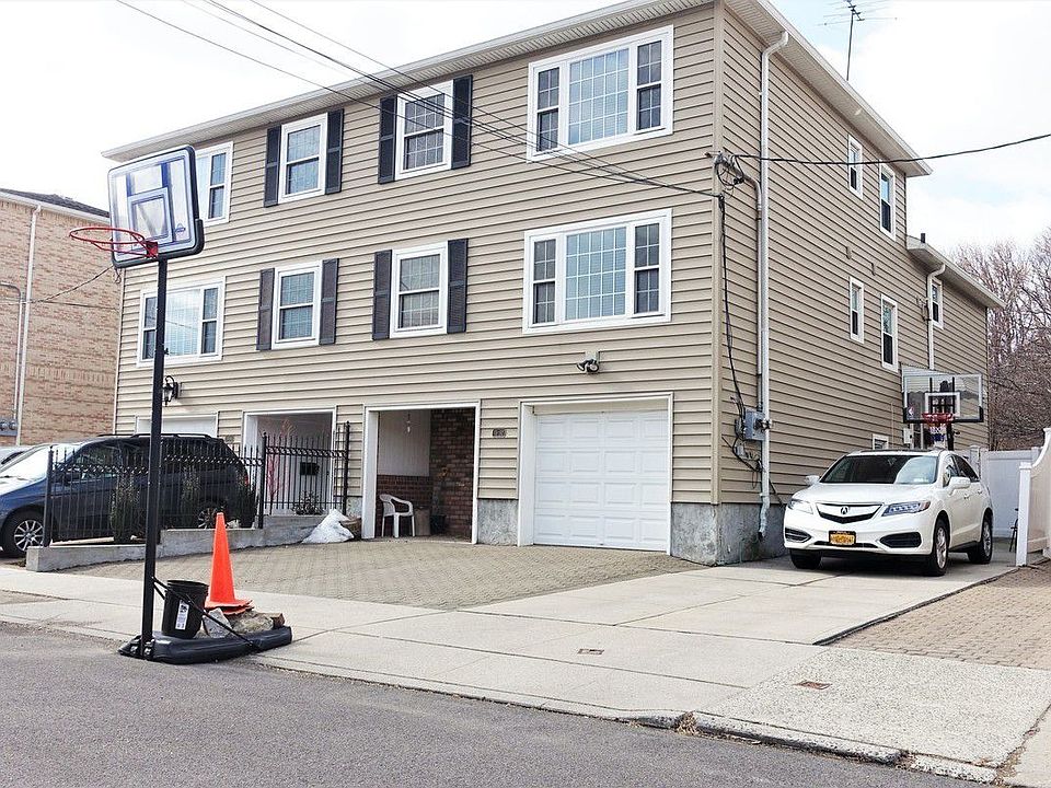 1st image of 15-52 208th St