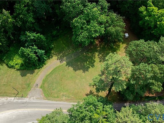 2nd image of 16531 Mountain Rd