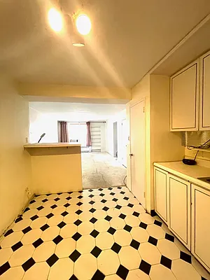 Sold by Maximillion Realty, Inc. | media 9