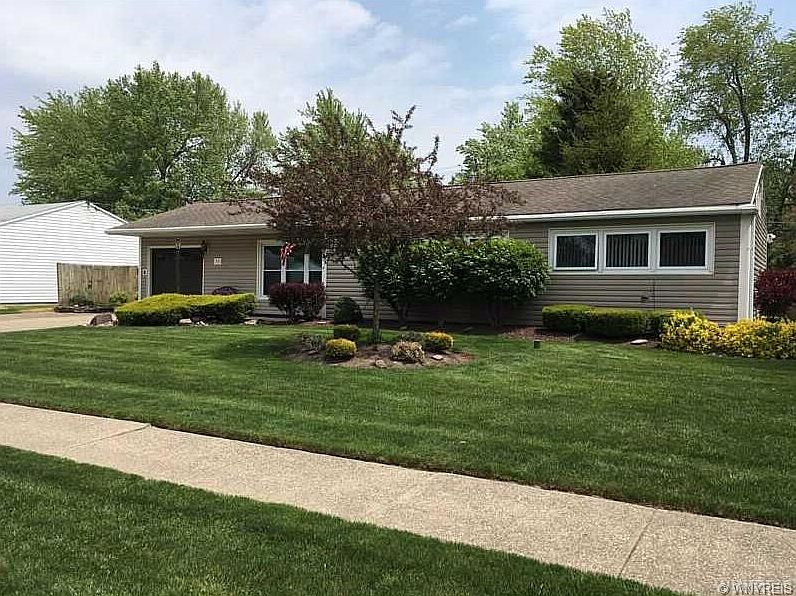 1st image of 35 Alys Dr E
