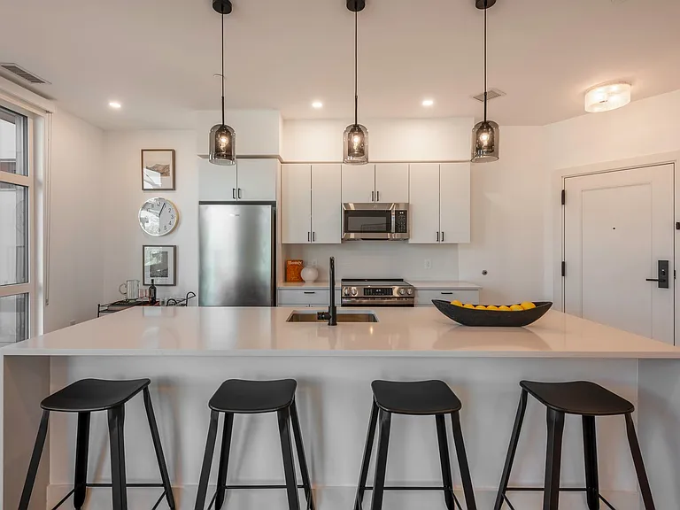 Verge Residences — Photo 6