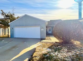 2002 Middletown Dr, Mahomet, IL 61853