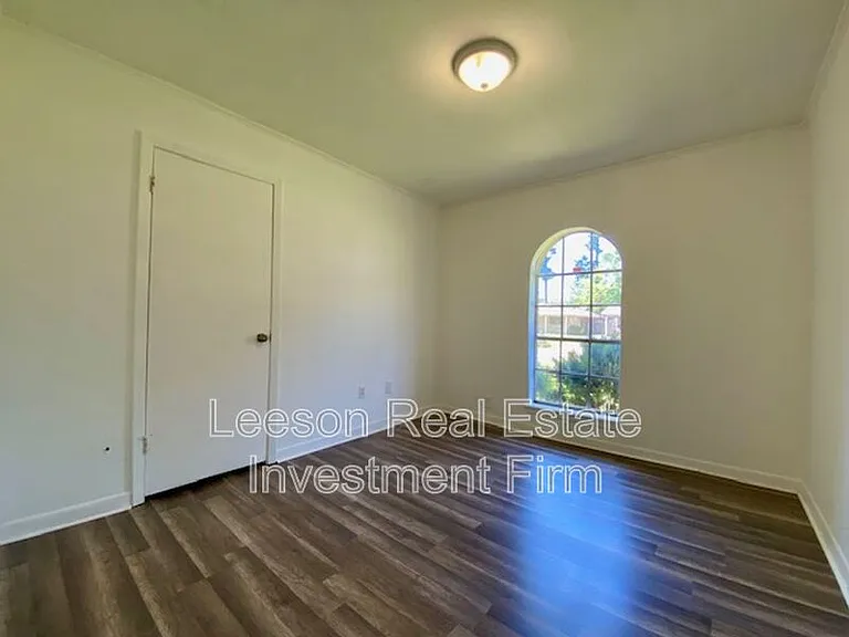121 Tooke Dr — Photo 10