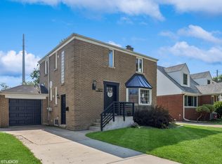 577 S Edgewood Ave, Elmhurst, IL 60126