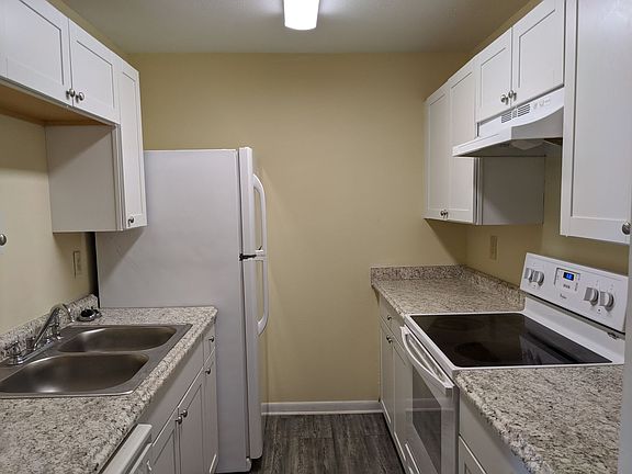 2nd image of 3595 Sable Palm Ln Unit K