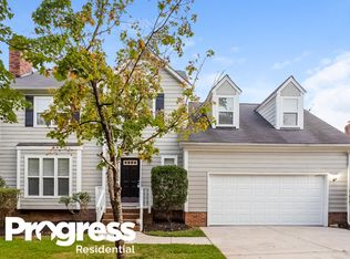 9518 Pondside Ln, Charlotte, NC 28213