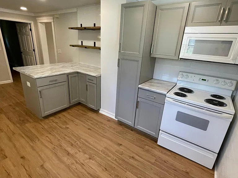 706 Avenue C SE — Photo 11