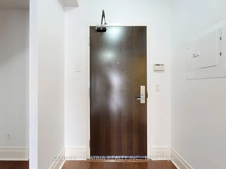 57 Upper Duke Cres #311D — Photo 39