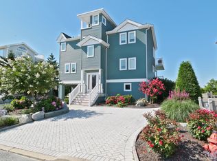 106 W McKinley Ave, Beach Haven, NJ 08008
