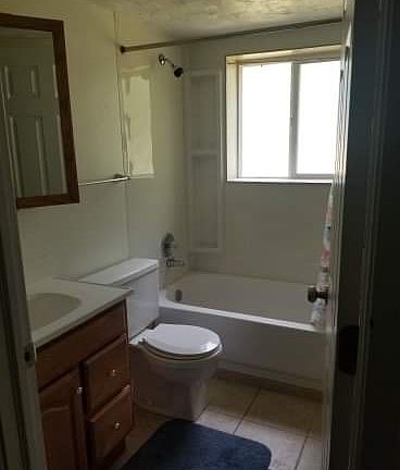 3rd image of 640 Foster Dr
