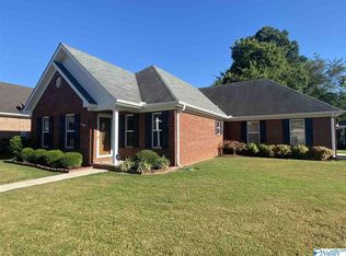 986 Tracey Ln SW, Decatur, AL 35601