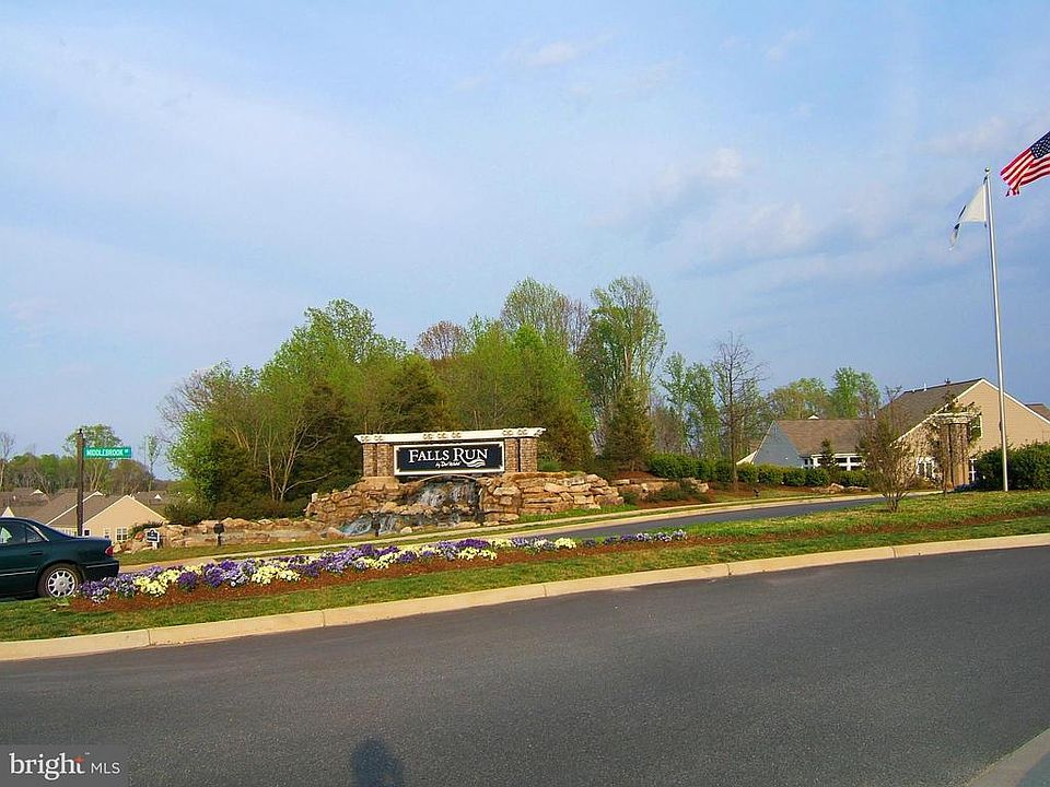 1st image of 26 Harborton Ln