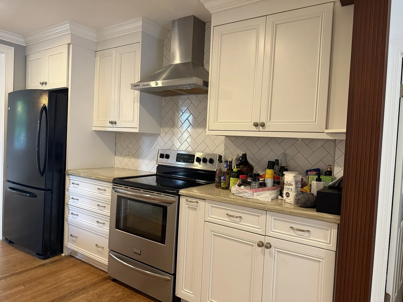 1658 Foster Road - 1 — Photo 3