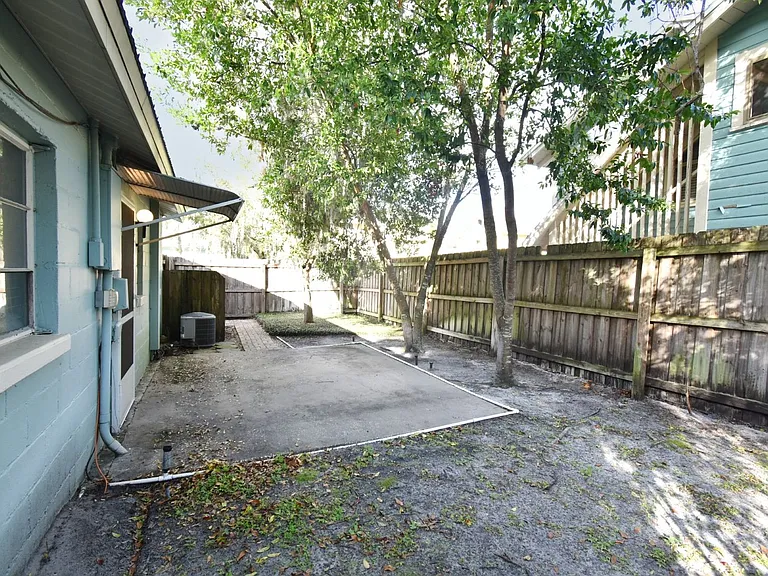1222 Illinois St — Photo 22