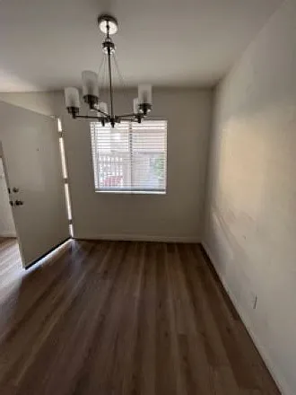 555 E Olive Ave — Photo 15