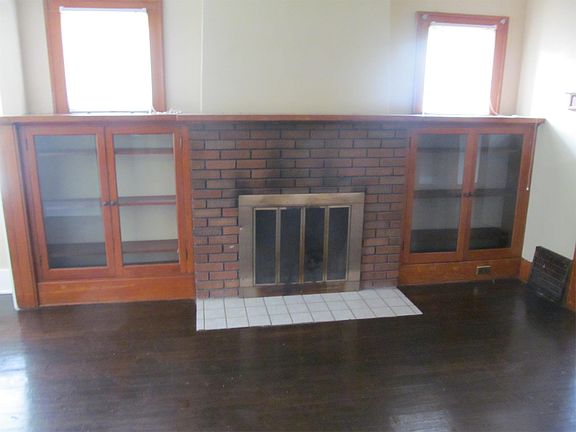 2nd image of 2345 Francis Ave SE