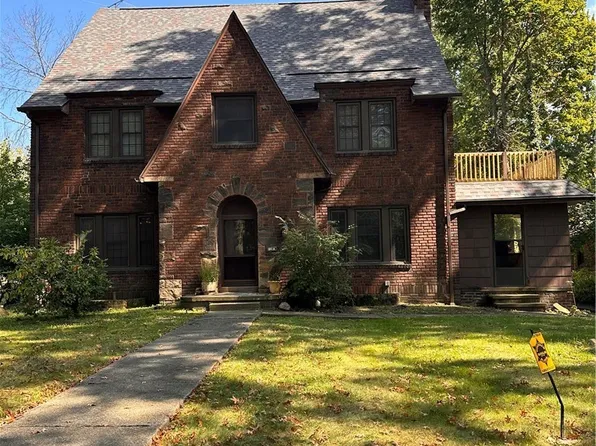 1287 Oakridge Dr, Cleveland Heights, OH 44121