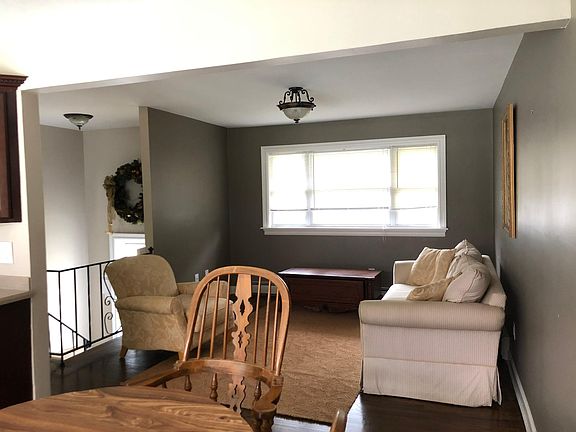 5th image of 10 Heather Dr #B