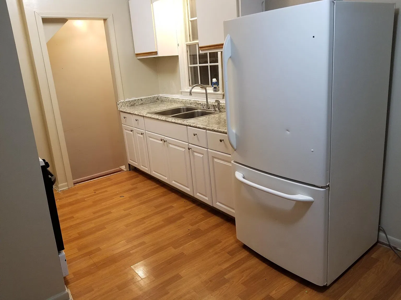 3 bed, 1000 sqft, $1,600 — Photo 3