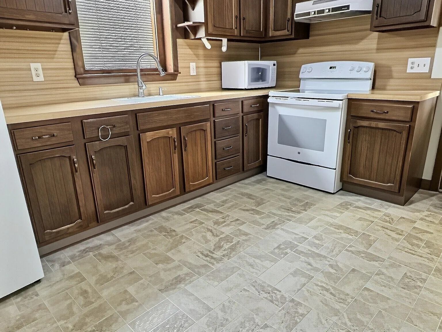 2 bed, 1.0 bath, 878 sqft, $1,875 — Photo 4