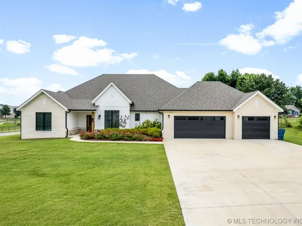 1302 Crestview Dr, Cleveland, OK 74020